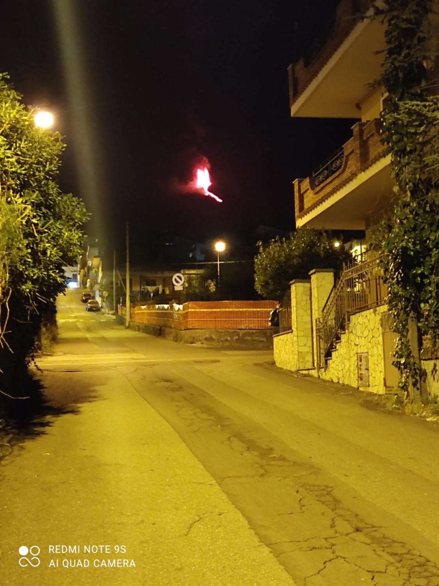 לינה וארוחת בוקר זפראנה אטניאה Etna En Vie מראה חיצוני תמונה
