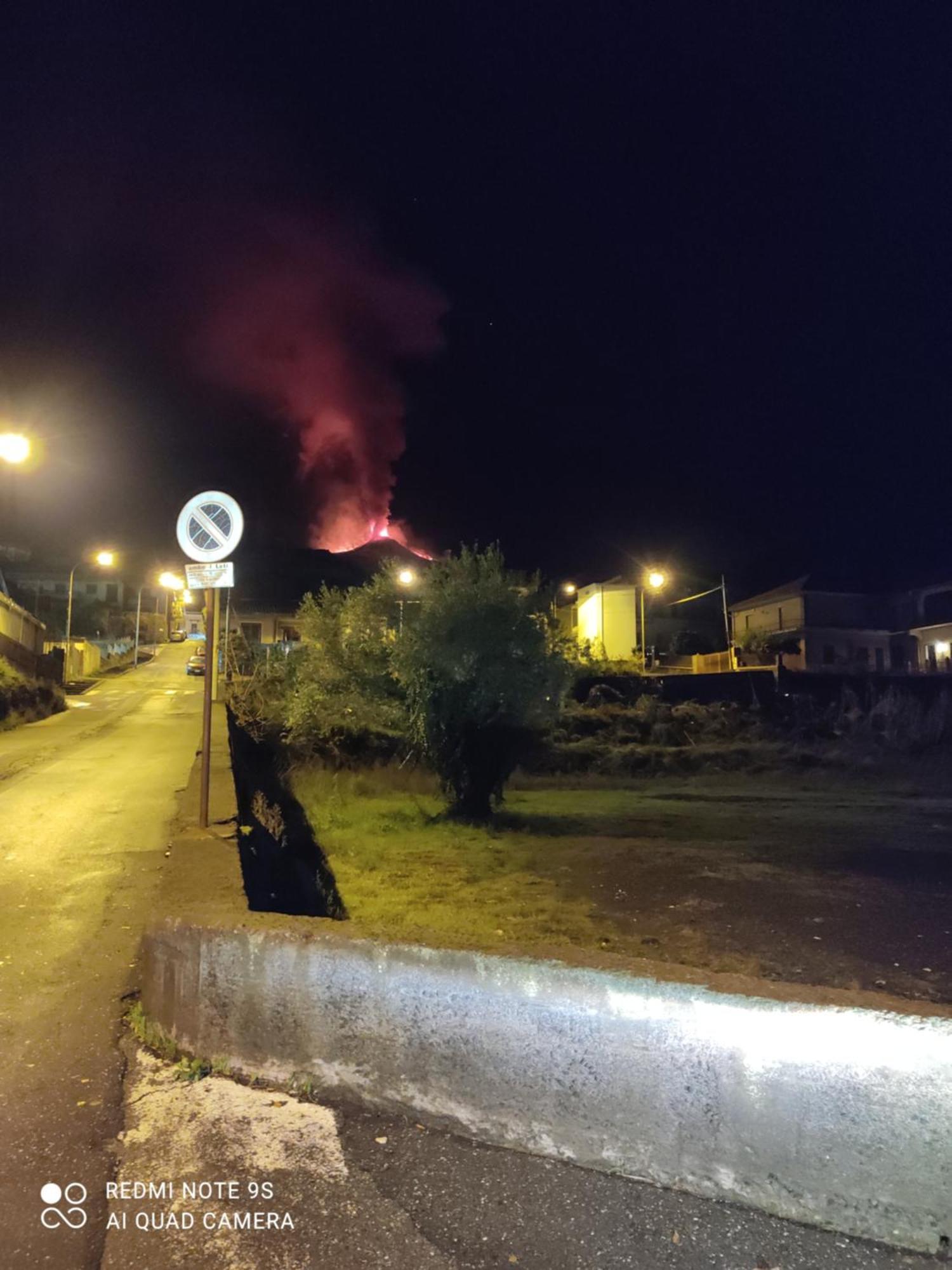 לינה וארוחת בוקר זפראנה אטניאה Etna En Vie מראה חיצוני תמונה
